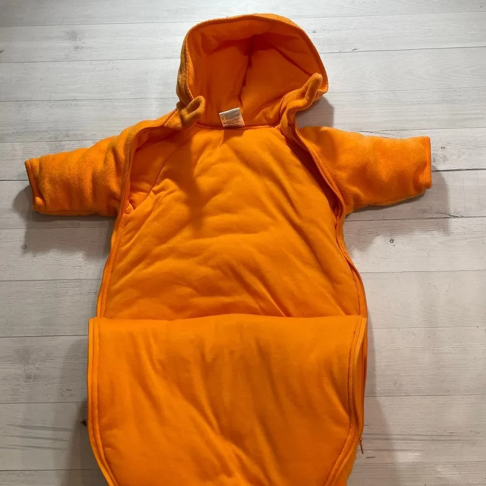Winnie the‎ pooh tigger fleece bunting 0-3 months